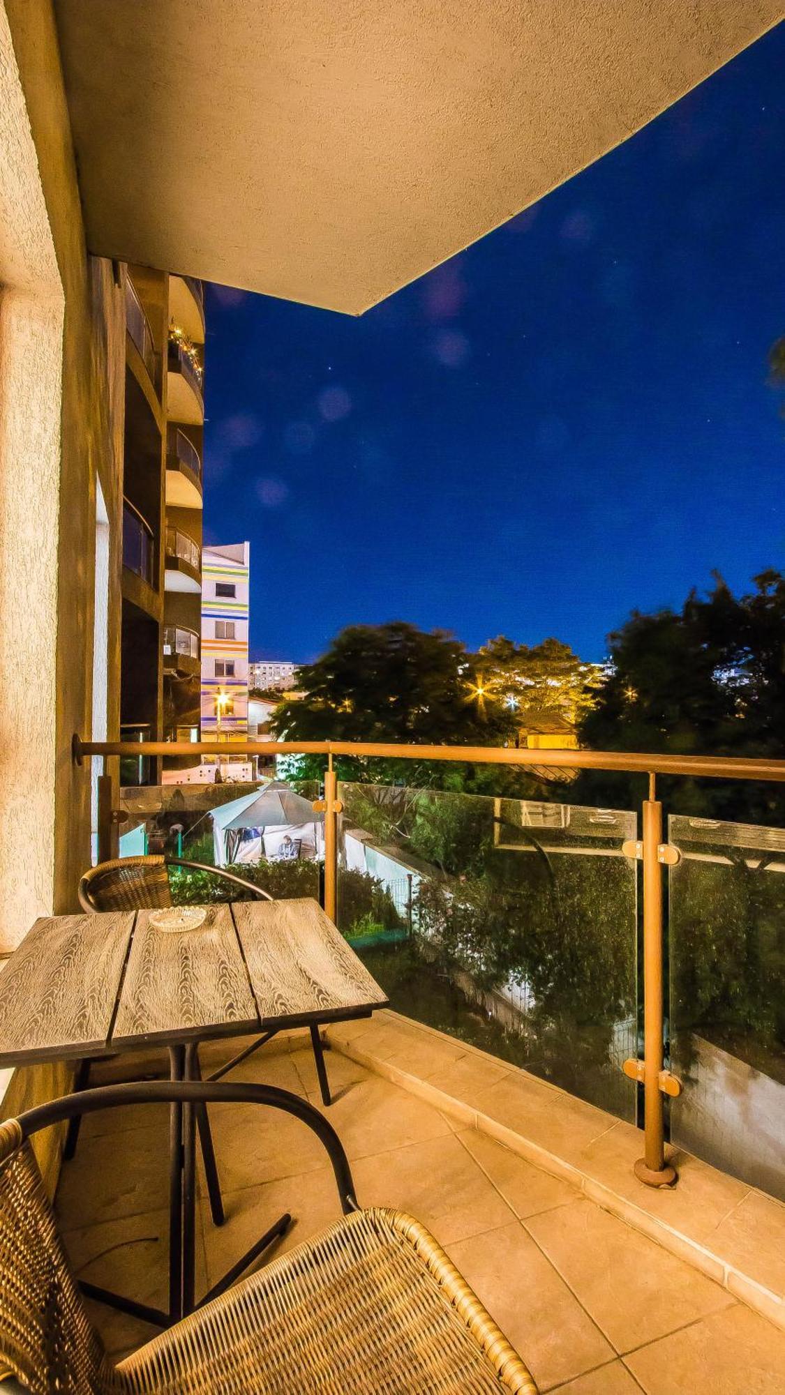 Luxury / Mihai Bravu Apartmens Bucharest Exterior photo